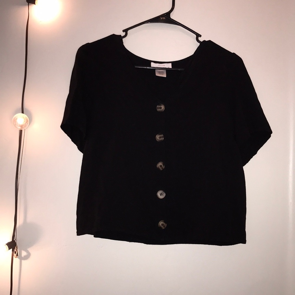 Buttoned down semi cropped t-shirt